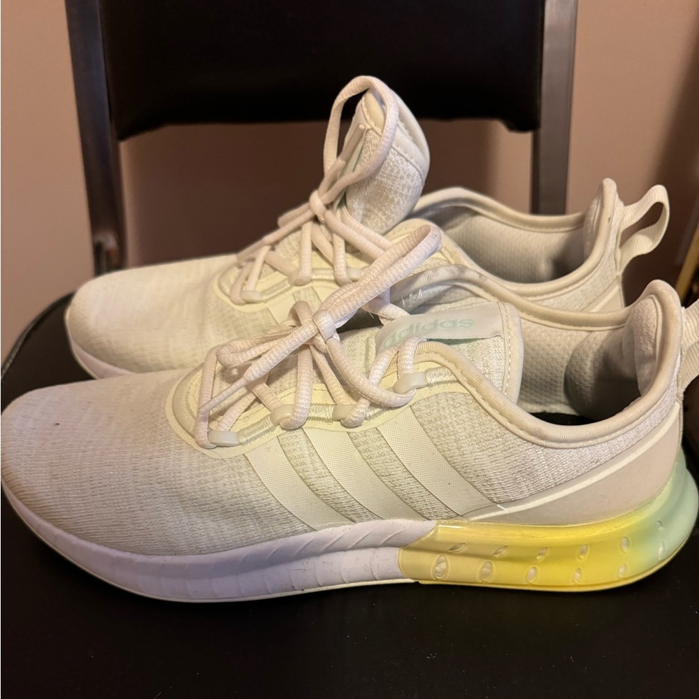 Adidas Runners -size10